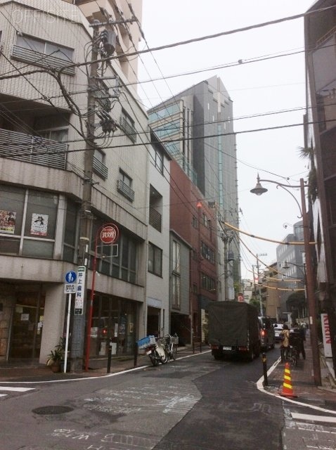 第1木屋ビル ビル周辺道路
