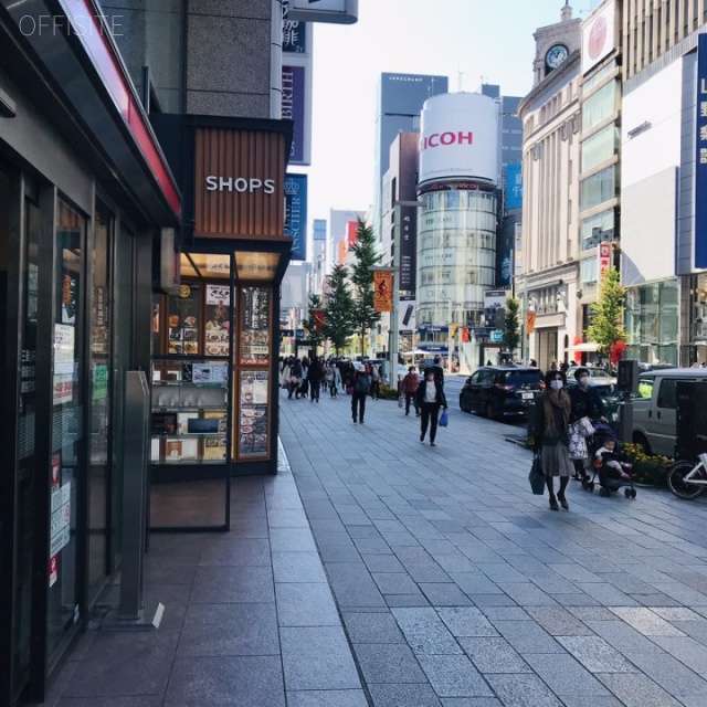 銀座三和ビル 前面は中央通り