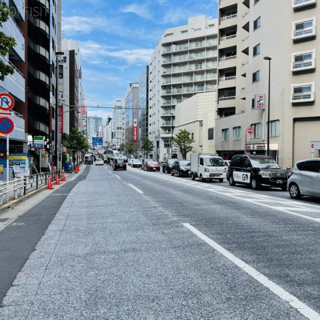 第1スカイビル ビル前面道路