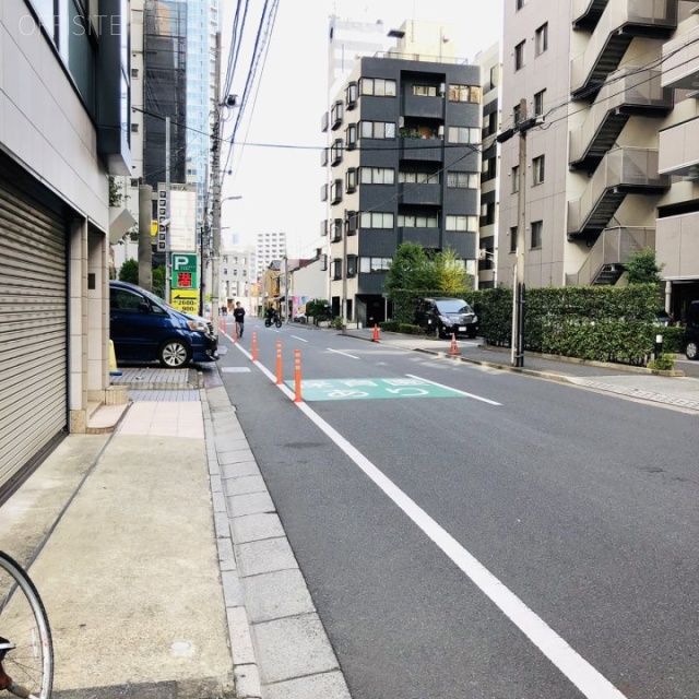 おもだかビル 前面道路