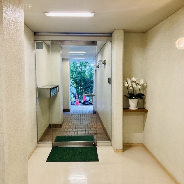 坪井ビル エントランス