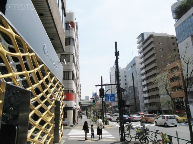 深尾ビル　ビル前面道路