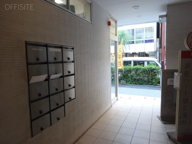 銀座2112ビル エントランス