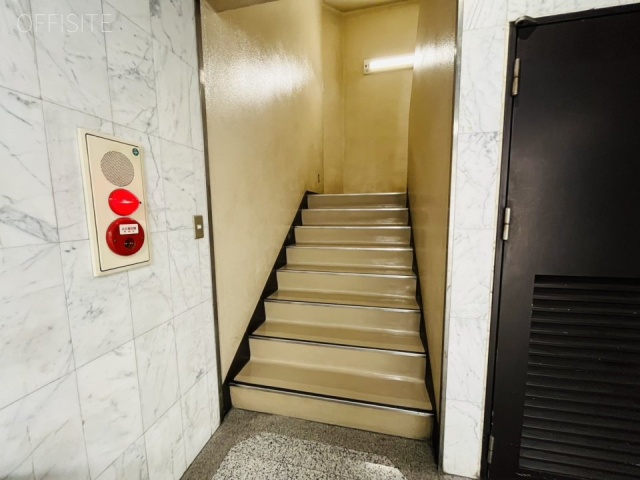 第七醍醐ビル　エントランス