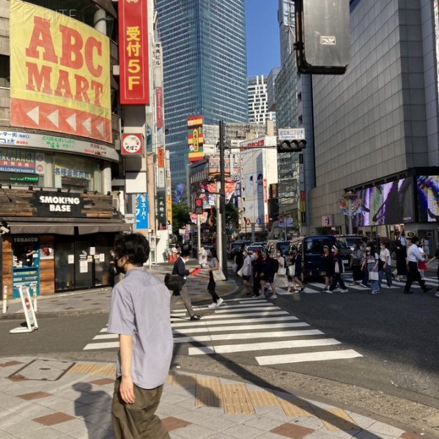 いちご渋谷文化村通りビル ビル前面道路