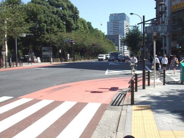 アーバンセカンドビル ビル前面道路