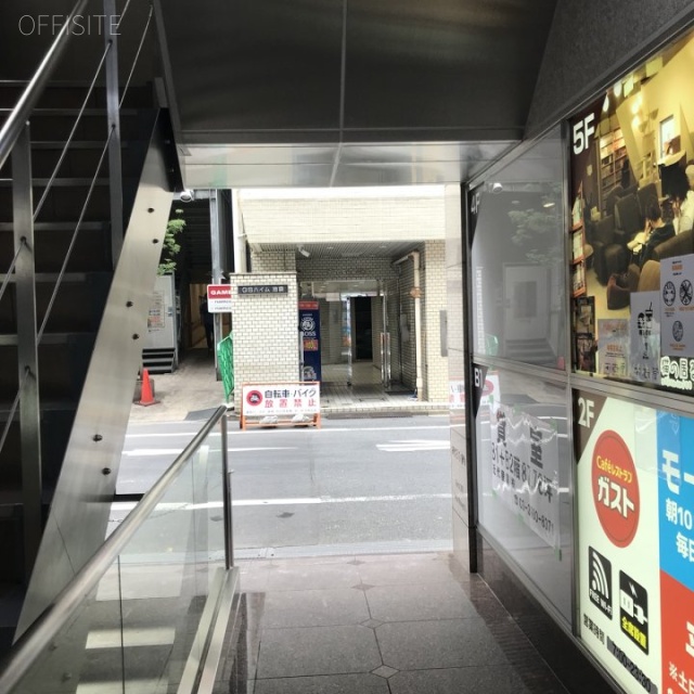 THE KINDAI 10 IKEBUKURO エントランス