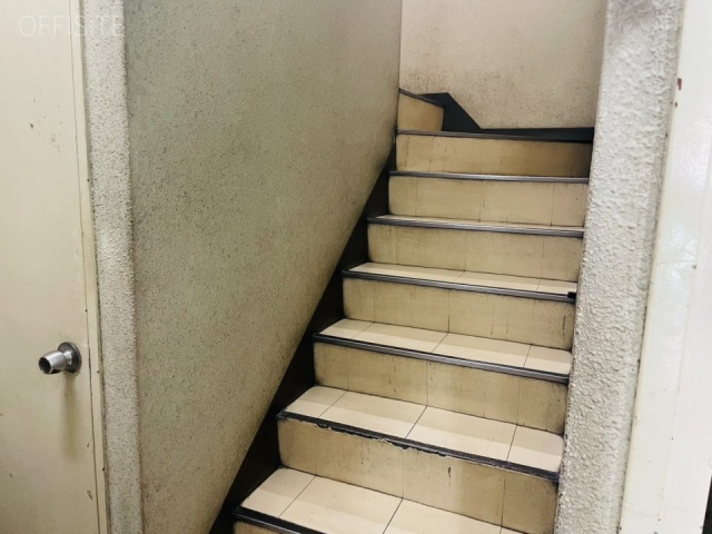山口ビル　階段