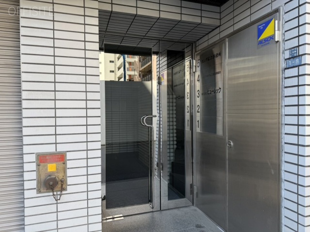 雄幸ビル　オフィスビル出入口