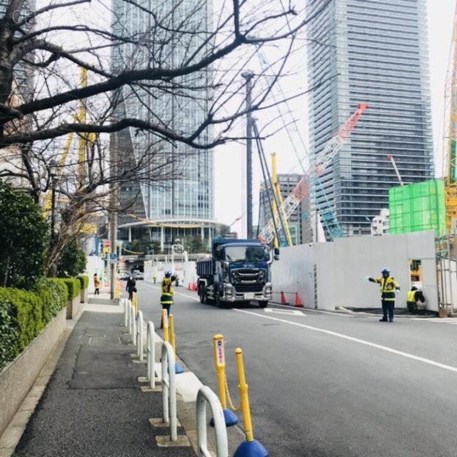 虎ノ門2丁目タワー ビル前面道路