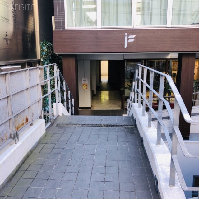 TWG麹町　エントランス