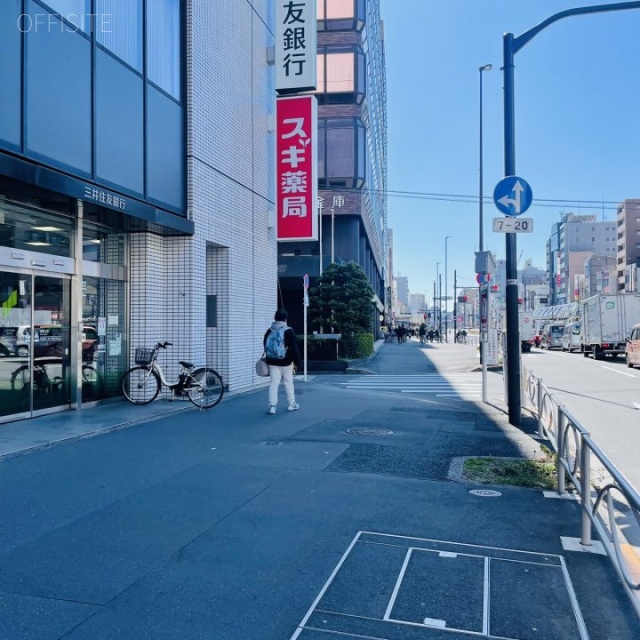 ホウライ巣鴨ビル 前面歩道