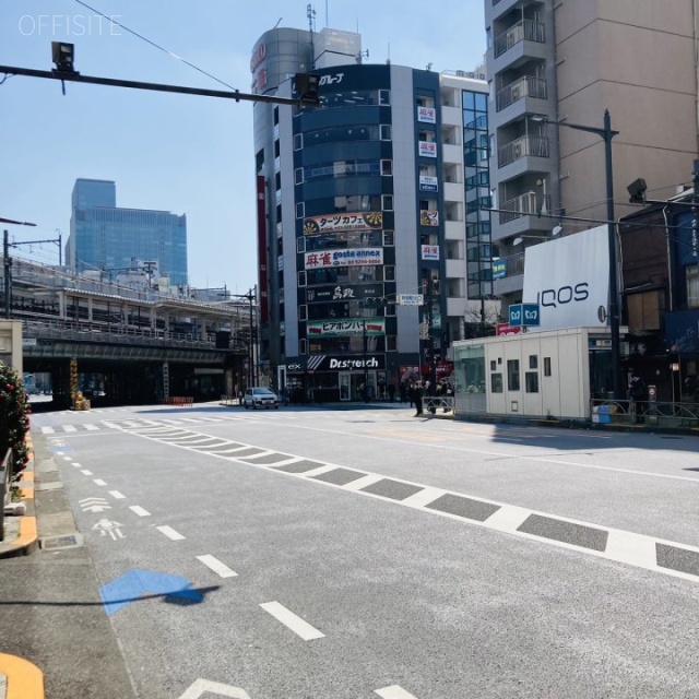 oak神田鍛冶町 前面の中央通り