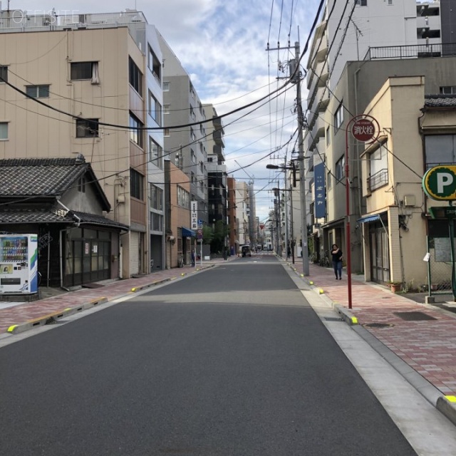 西三筋倉庫Ⅱ ビル前面道路