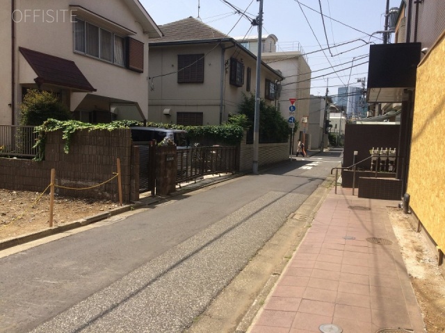 パナック表参道ビルⅡ ビル前面道路