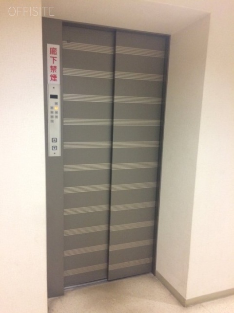 プラザ西新宿 エレベーター