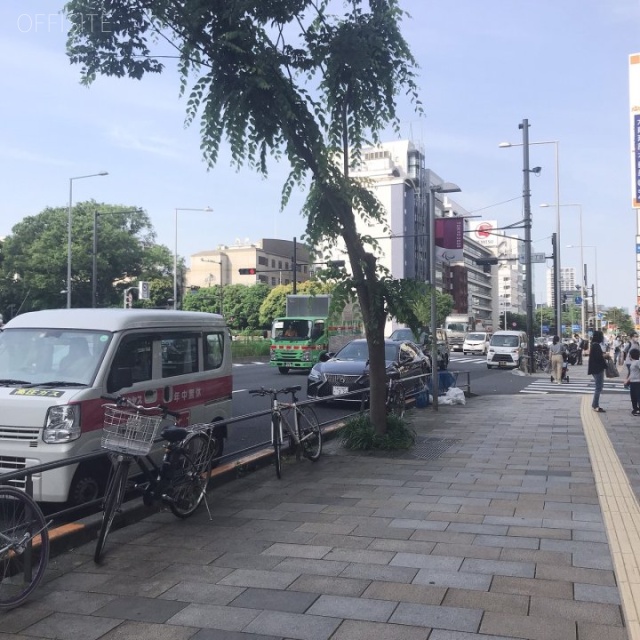 南青山2丁目ビル ビル前面道路