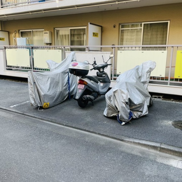 江戸川橋ダイヤハイツ 駐車場