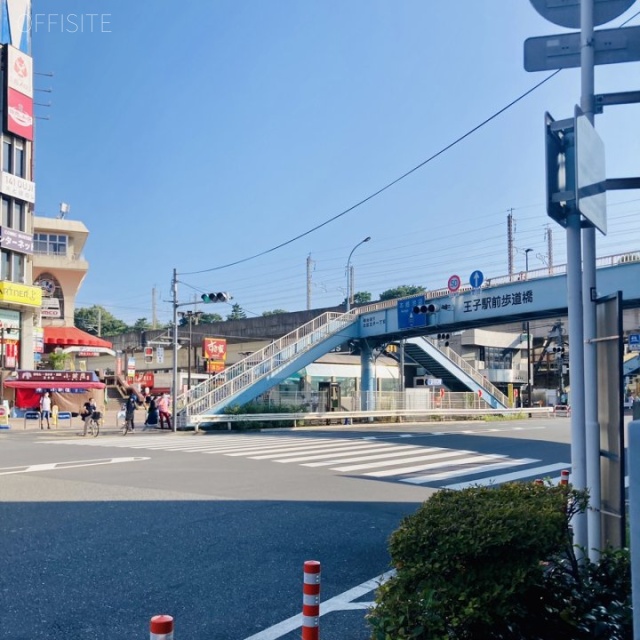 リバティビル ビル前面道路