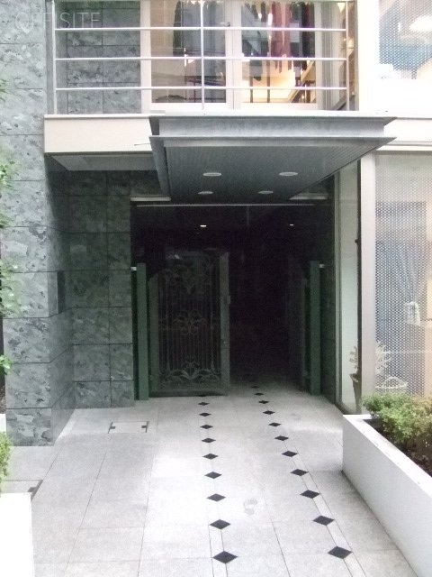 南青山ハウス エントランス