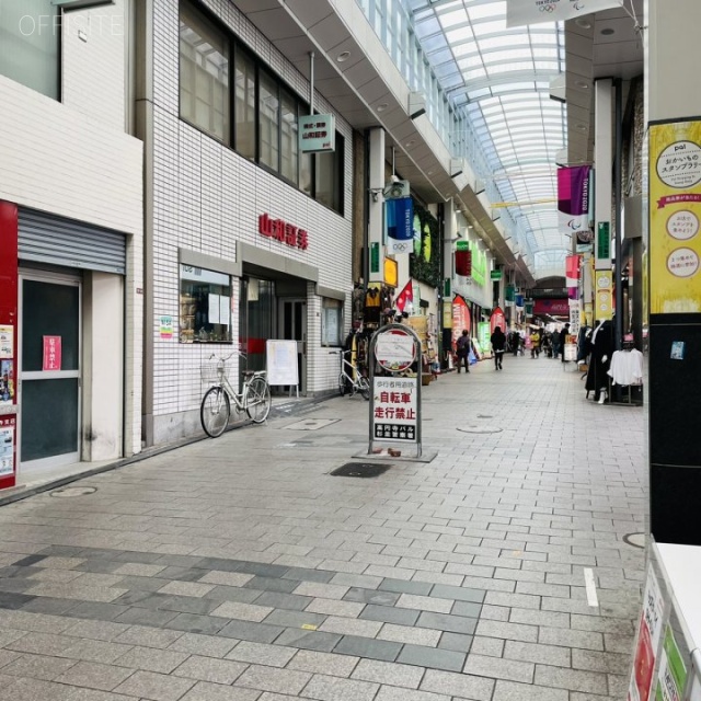 RESTA Koenji ビル前面道路