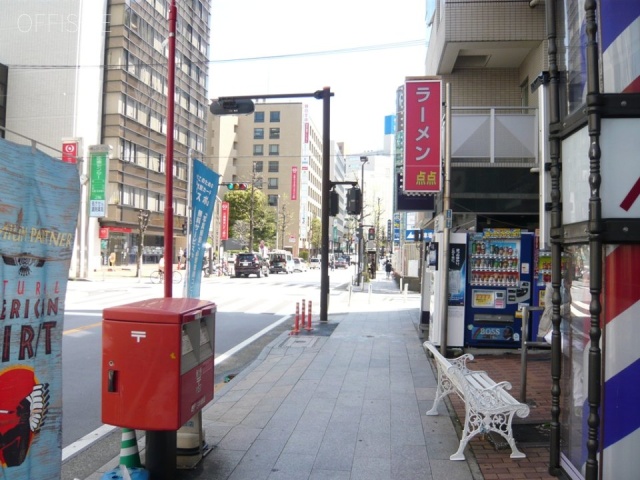 大明ビル ビル前面道路