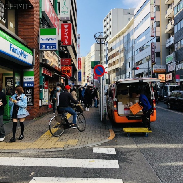 ORAGAビル ビル前面道路