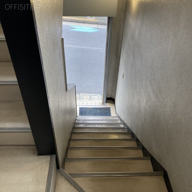 金子ビル エントランス
