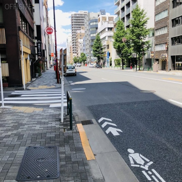 エムビル ビル前面道路