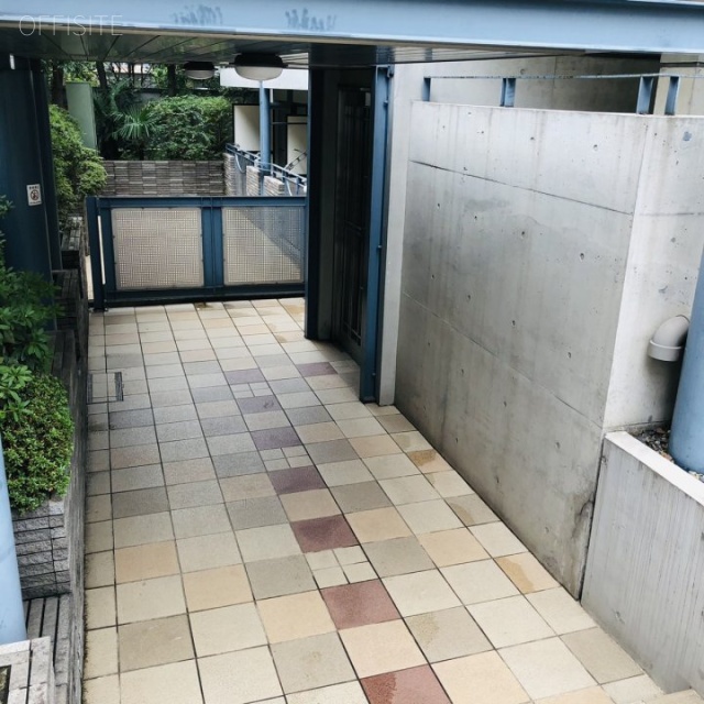 カーム青山 エントランス