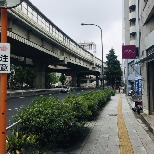 初台ハイツ ビル前面道路 甲州街道