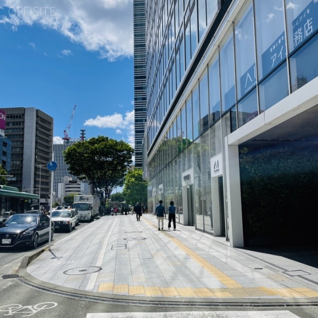 一番町平和ビル 前面歩道