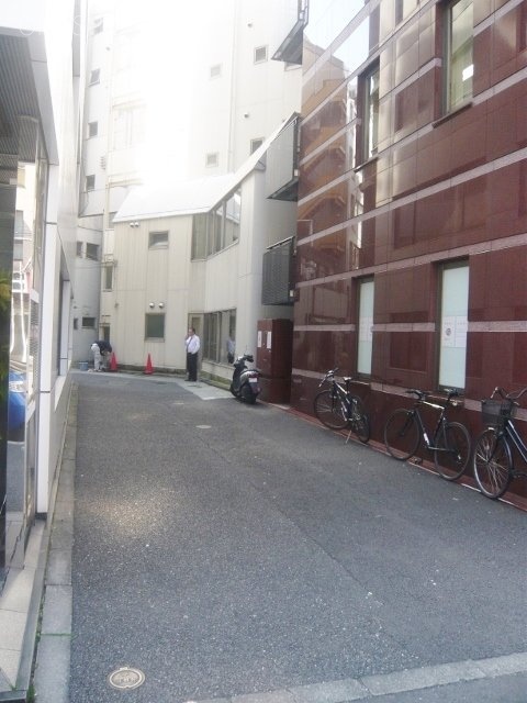 トーハン第7ビル ビル前面道路