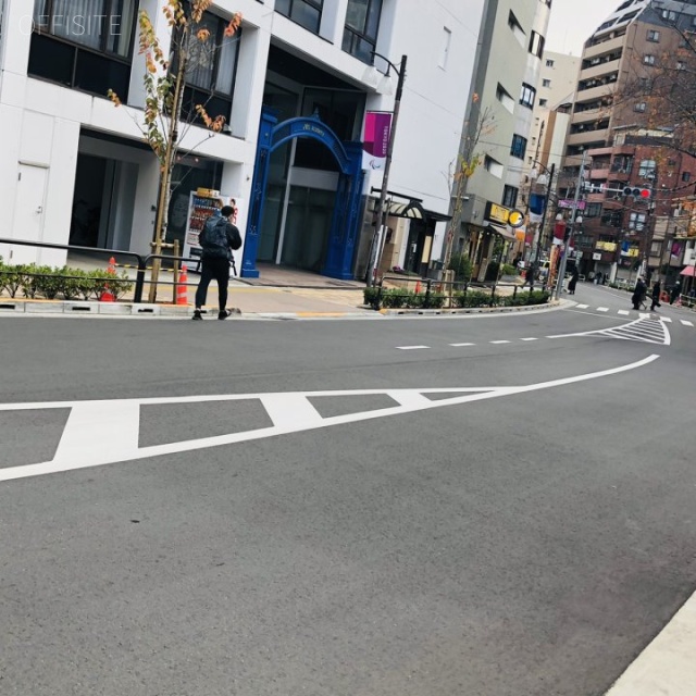 日原ビル ビル前面道路