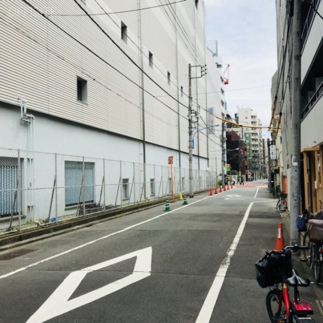 山口ビル ビル前面道路