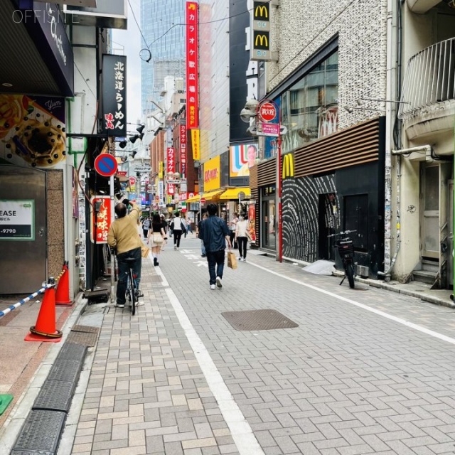 ゼンモール渋谷 ビル前面道路