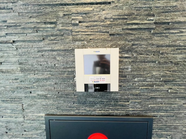 アップルーヴメントビル　エントランス