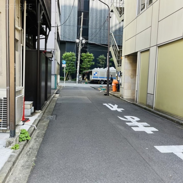 九段オーシャンビル 側道