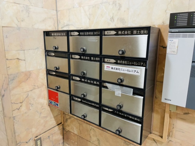 ハニー堀留ビル　郵便受け