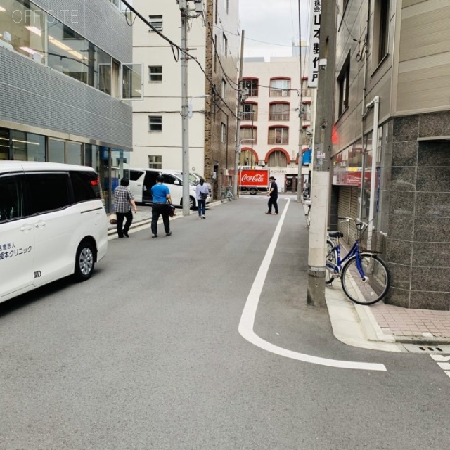 ニュー中島ビル ビル前面道路