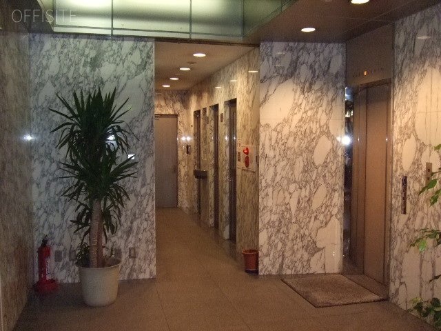 小池ビル エントランス