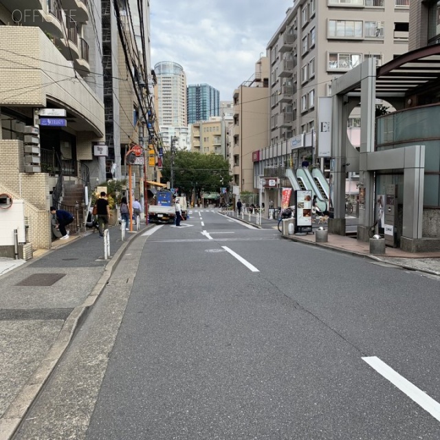 麻布十番セントラルハイツ ビル前面道路
