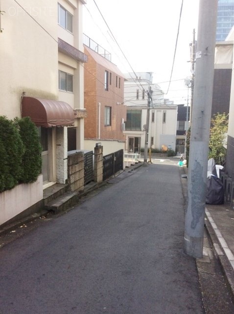 perry houseビル ビル周辺道路