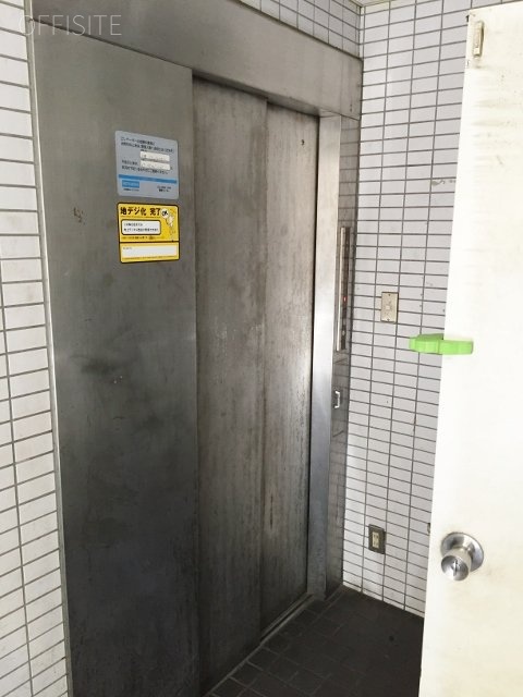 平井ビル エントランス