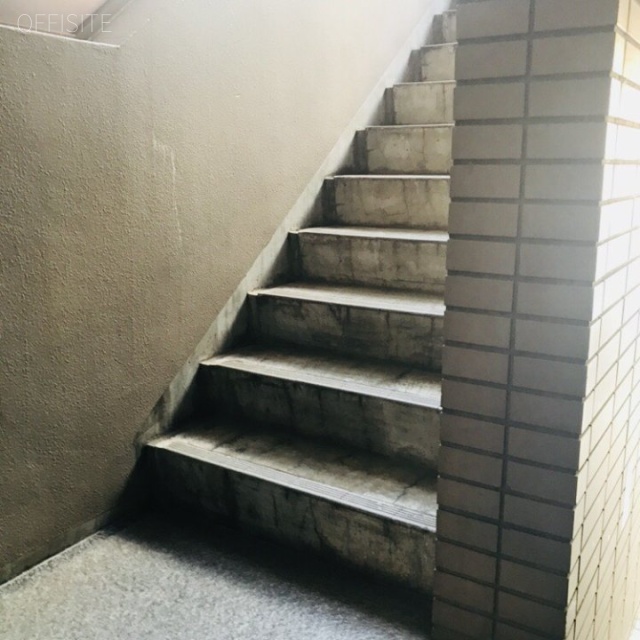 旭日ビル エントランス
