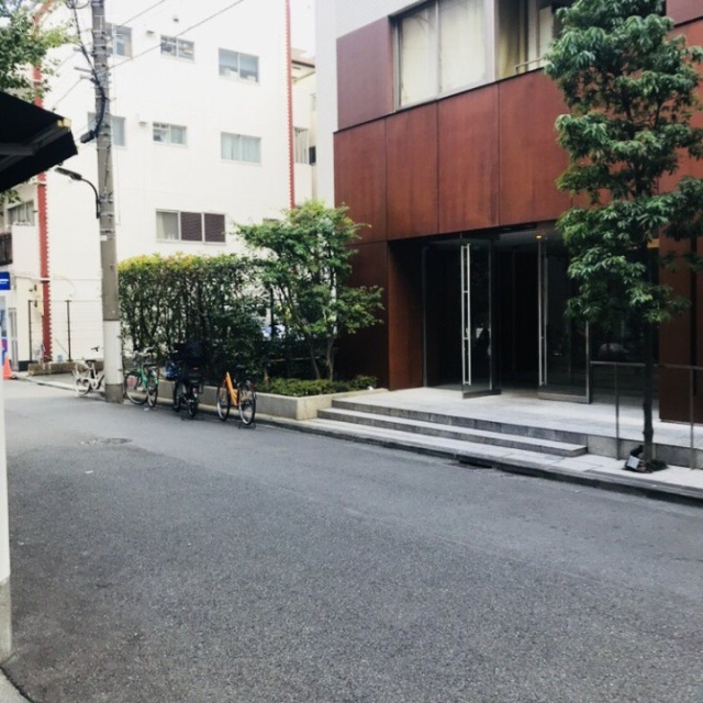 ラニビルⅡビル ビル前面道路