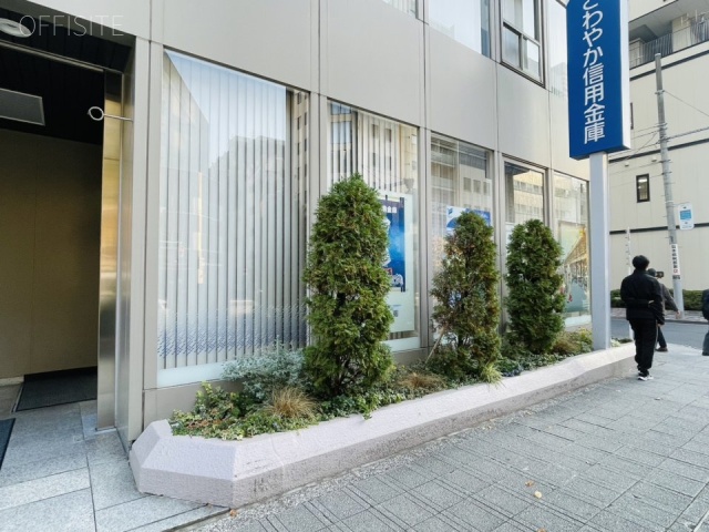 岡谷ビル 1F部分