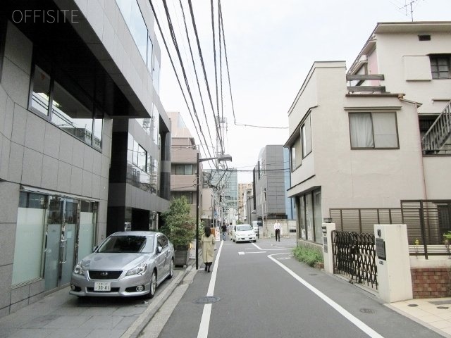 南青山第1韮澤ビル ビル前面道路