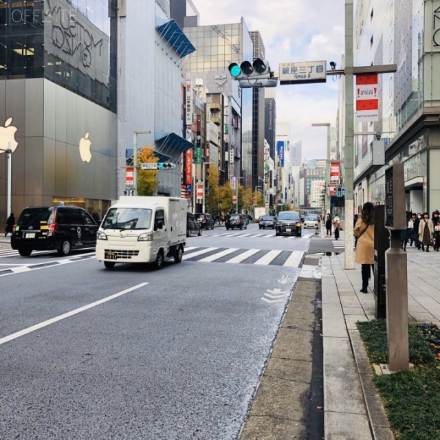 銀座シルクビル ビル前面道路