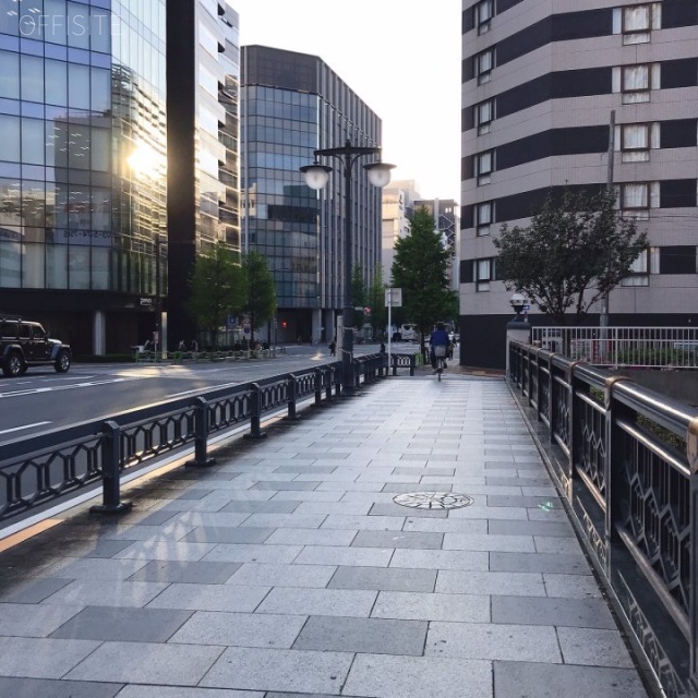 房州ビル ビル前面道路